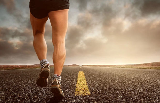 how to run with flat feet